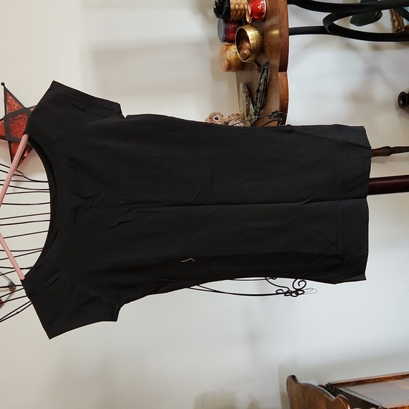 Adorable photo black top Love 💗 Me size medium - Picture 1 of 6